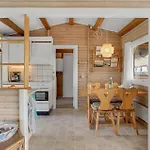 2 Bedroom Awesome In 펜션 *
