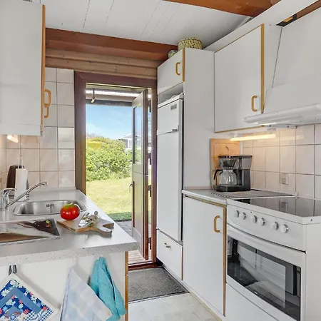 Сasa de vacaciones 2 Bedroom Awesome In Fåborg