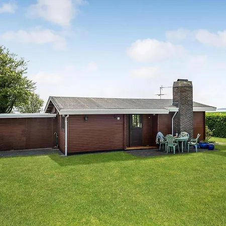 2 Bedroom Awesome In Feriehus *