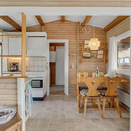2 Bedroom Awesome In Feriehus *