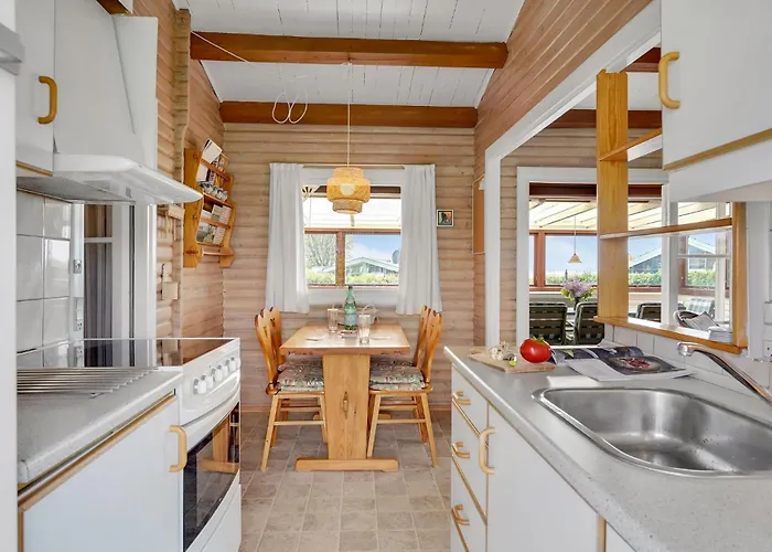 2 Bedroom Awesome In Feriehus *