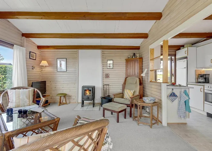 2 Bedroom Awesome In Nyaraló Fåborg