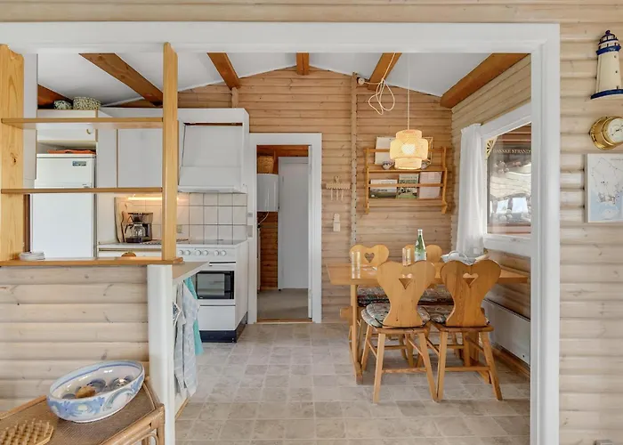 2 Bedroom Awesome In Feriehus *